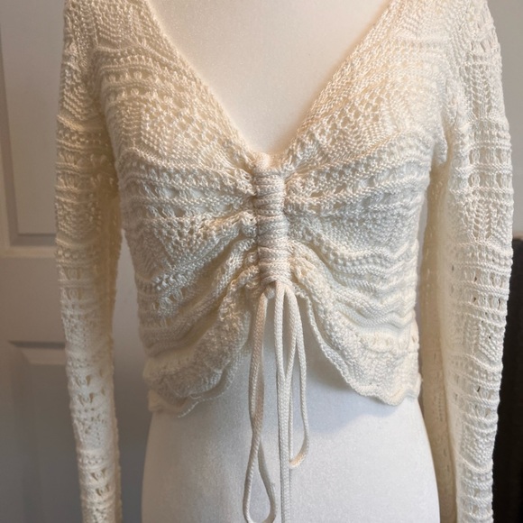 Knit beachy crop top, Size S. Cinch-front - Picture 2 of 7